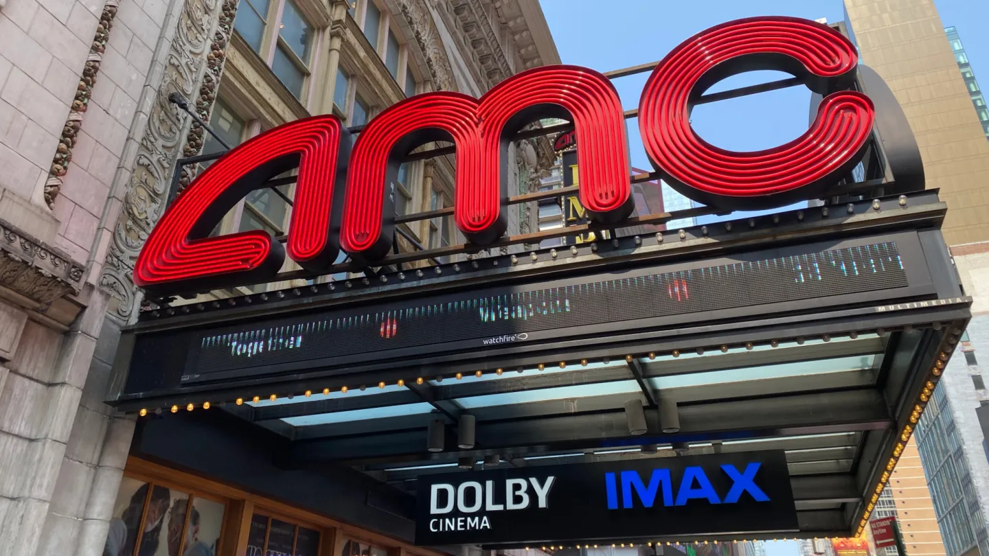 AMC Theatres Faces 10% Attendance Decline Amid Financial Challenges