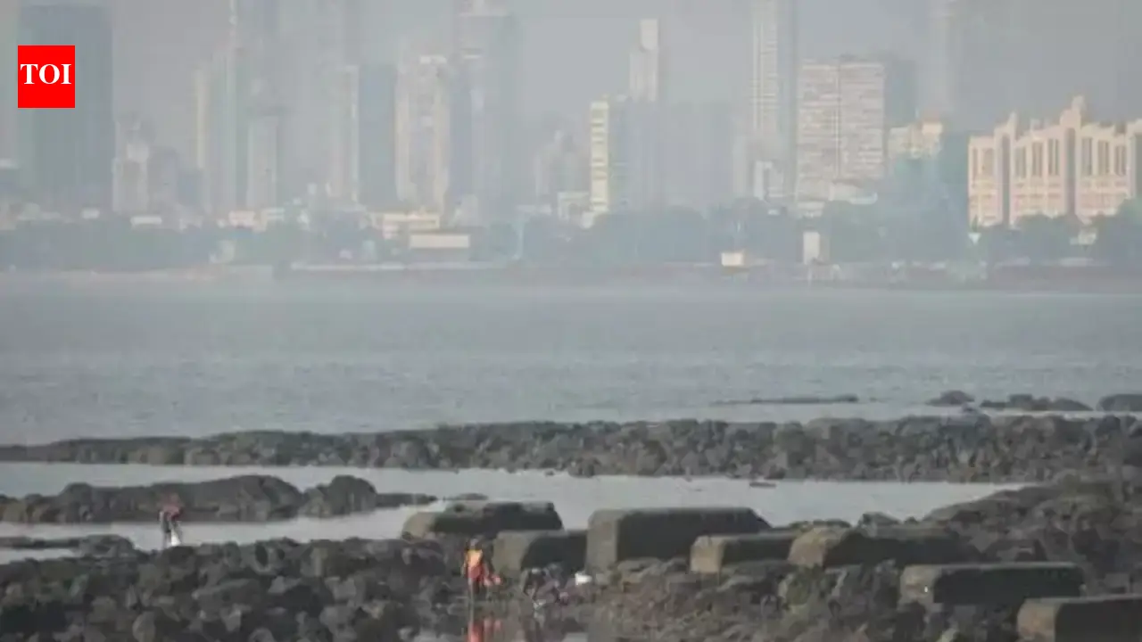 Mumbai Authorities Seize Rs 14 Crore Charas Haul on Express Train