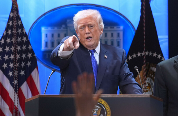 Trump Announces New 15% Global Tariff Amid Legal Turmoil