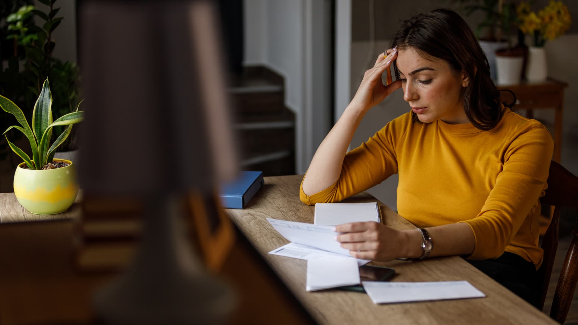 Understanding the 'Boomcession': Economic Growth vs. Everyday Struggles