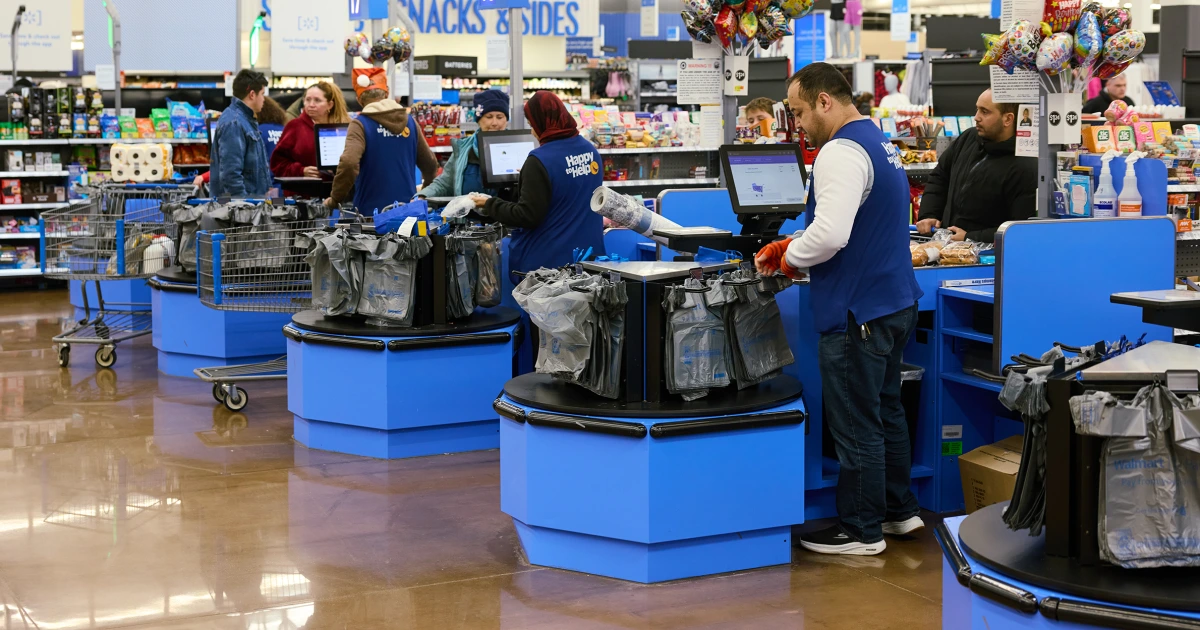 Walmart Sees Surge in Higher-Income Shoppers Amid Economic Strain